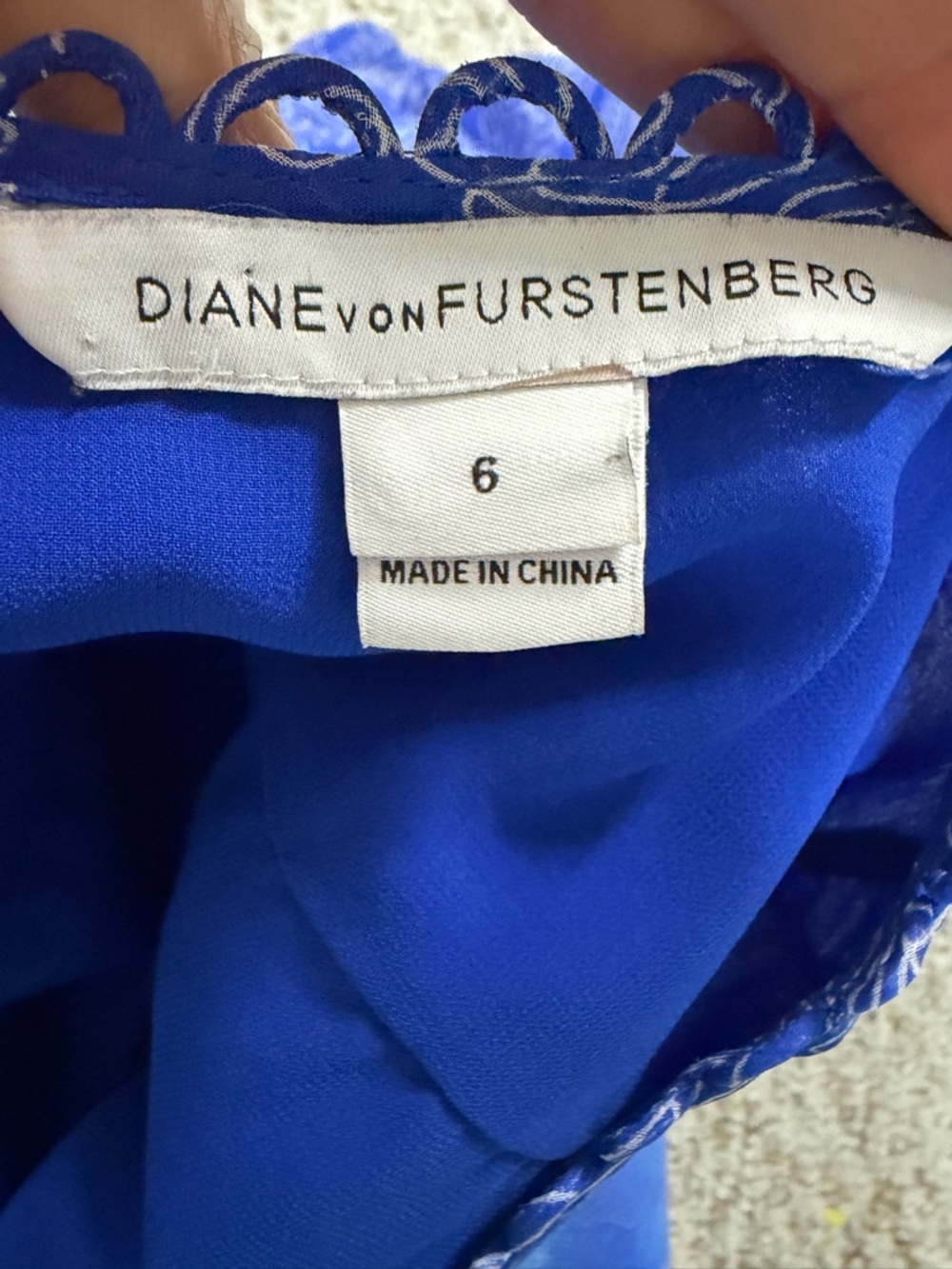 Diane Von Furstenberg Royal Blue Printed V-Neck Long Sleeve Dress size 6 - Picture 2 of 8